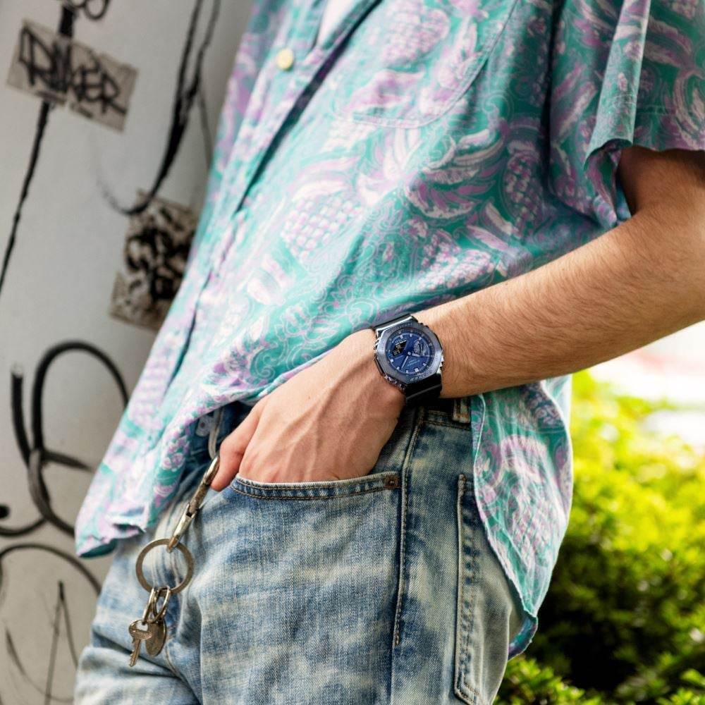 Casio GM-2100N-2ADR şehir şıklığı için kol saati