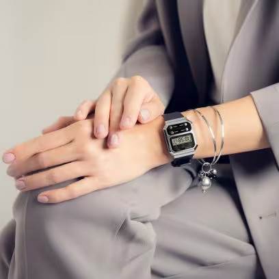 Casio A100WEF-1ADF kronometre ve alarm fonksiyonlu dijital saat