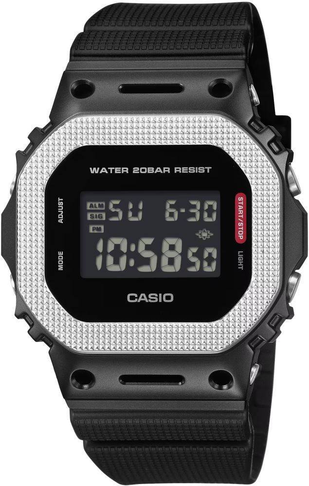 Casio GM-5600BM-1DR metalik bezelli unisex kol saati
