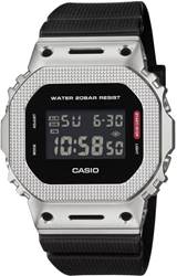 Casio GM-5600M-1DR metalik bezel unisex kol saati